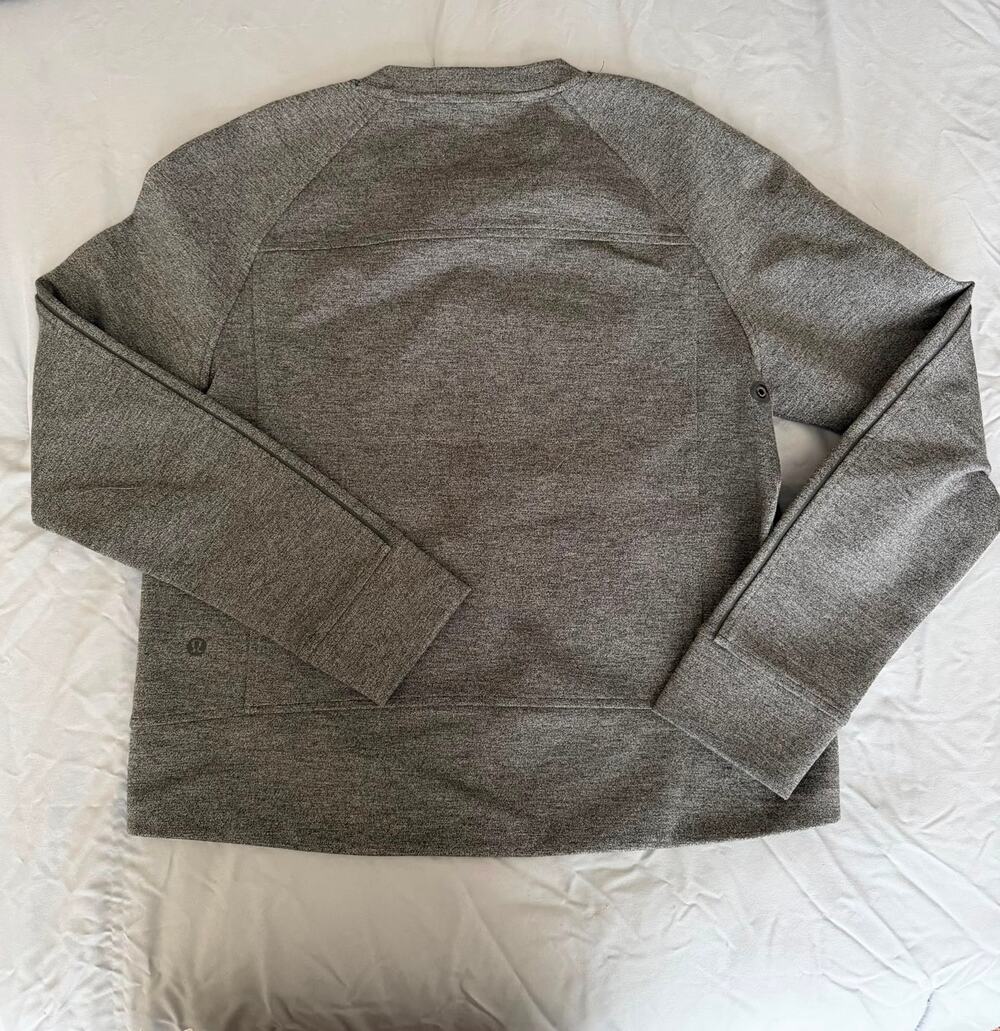 Lululemon Heather Gray Crewneck Pullover Sweatshirt – Cozy & Stylish